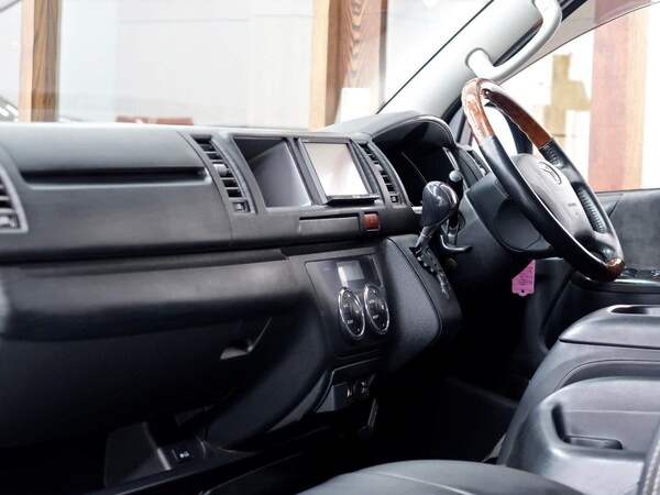 Used Toyota HiAce 2010 for sale - 72371882: Photo 15