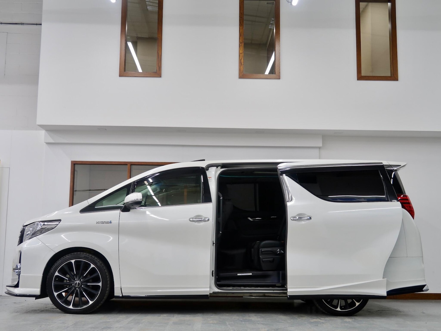 Used Toyota Alphard 2026 for sale - 77305971: Photo 10