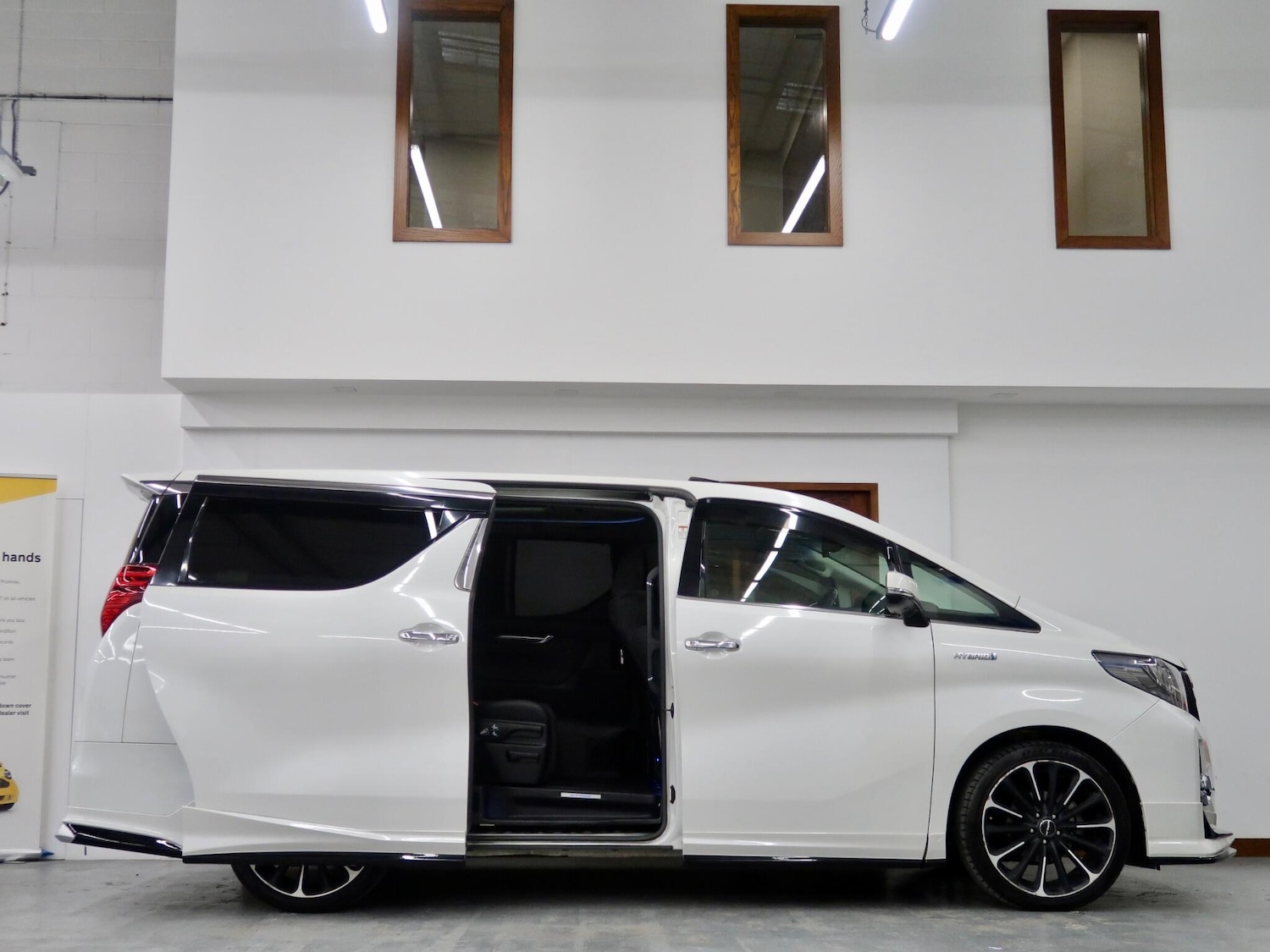 Used Toyota Alphard 2026 for sale - 77305971: Photo 12