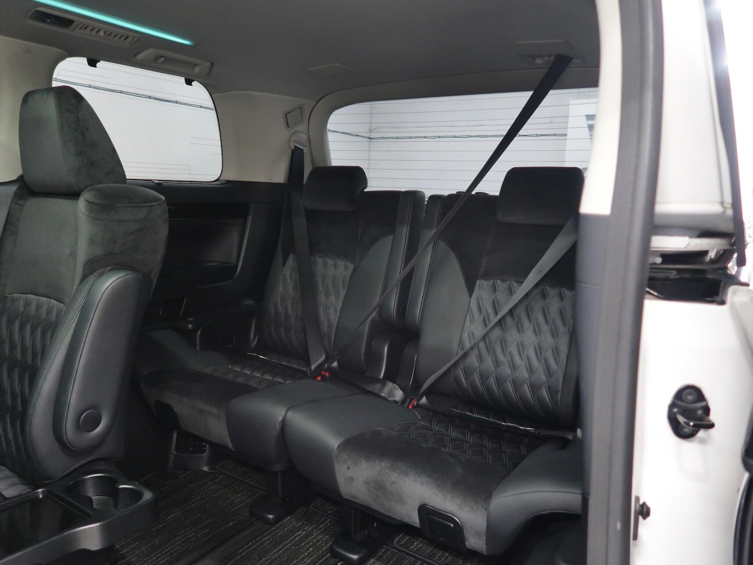 Used Toyota Alphard 2026 for sale - 77305971: Photo 22