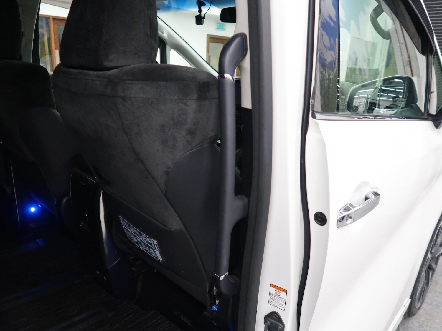 Used Toyota Alphard 2026 for sale - 77305971: Photo 25