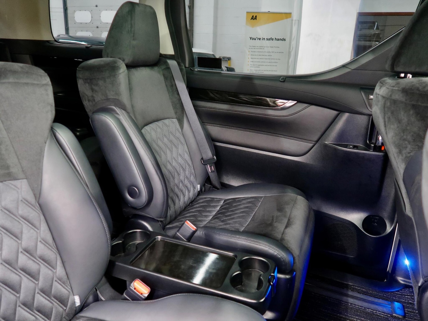 Used Toyota Alphard 2026 for sale - 77305971: Photo 27