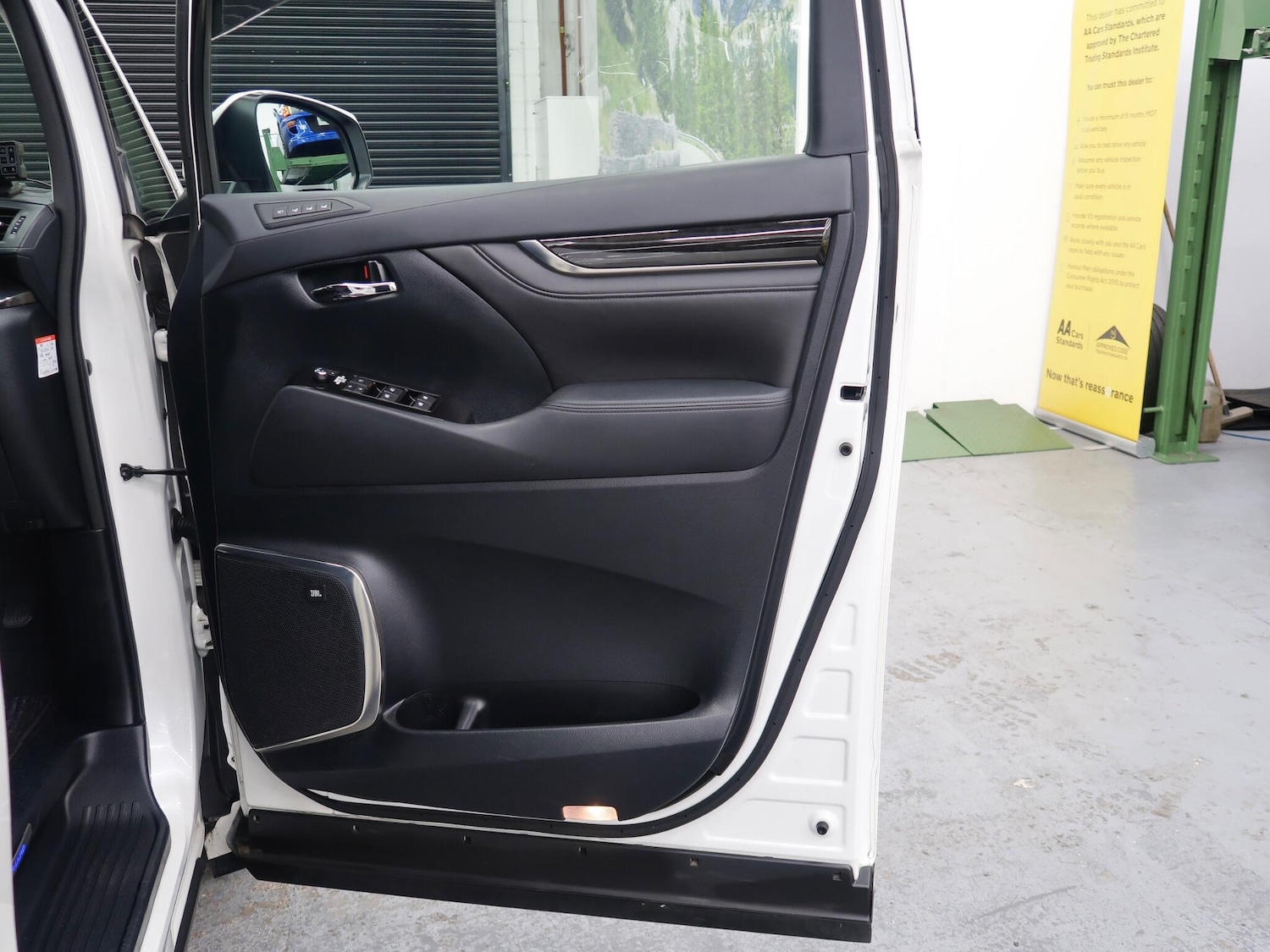 Used Toyota Alphard 2026 for sale - 77305971: Photo 33