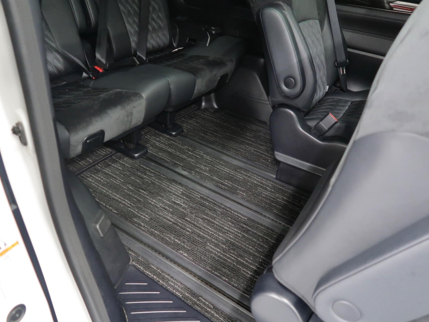 Used Toyota Alphard 2026 for sale - 77305971: Photo 41