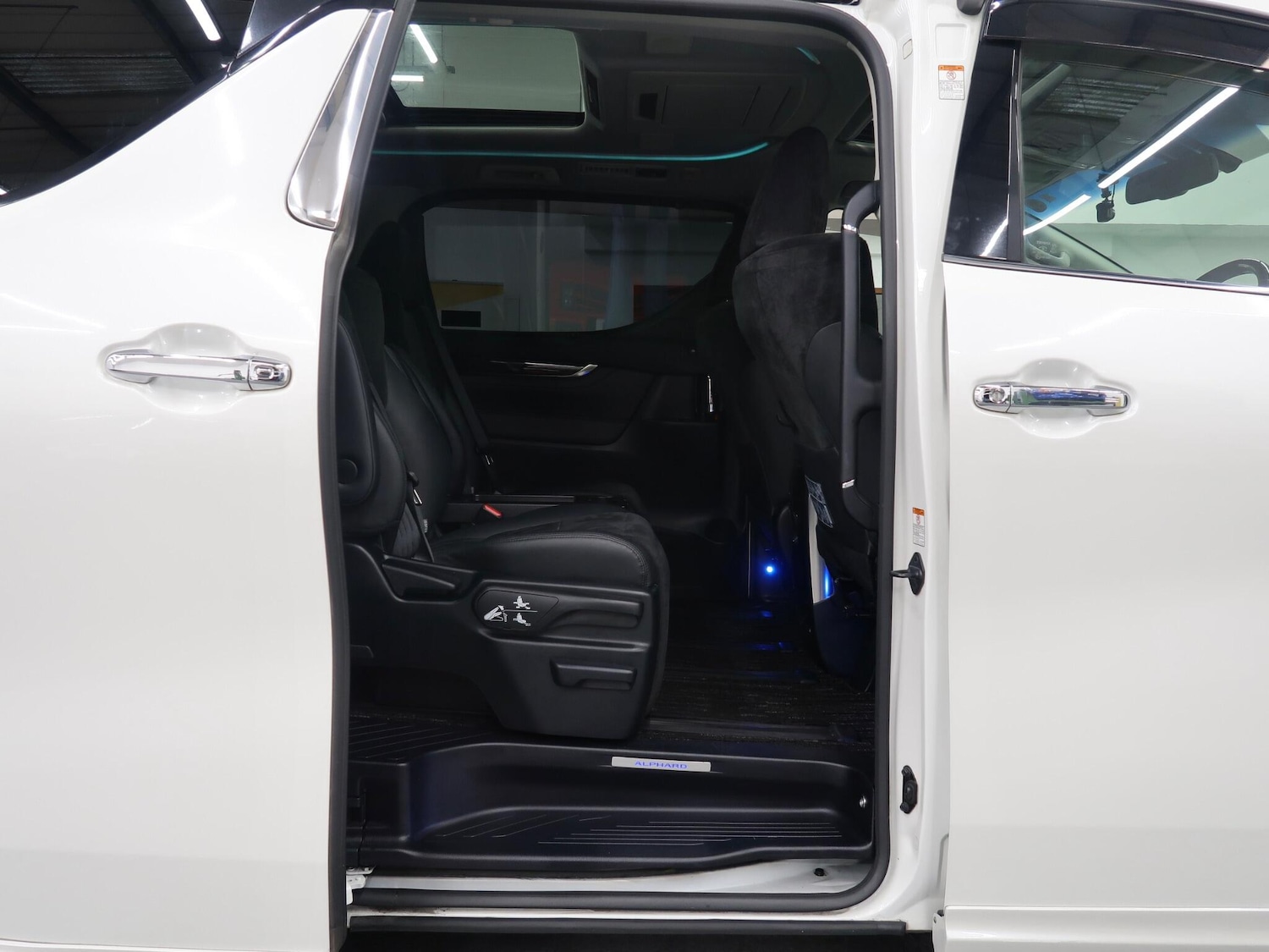 Used Toyota Alphard 2026 for sale - 77305971: Photo 59