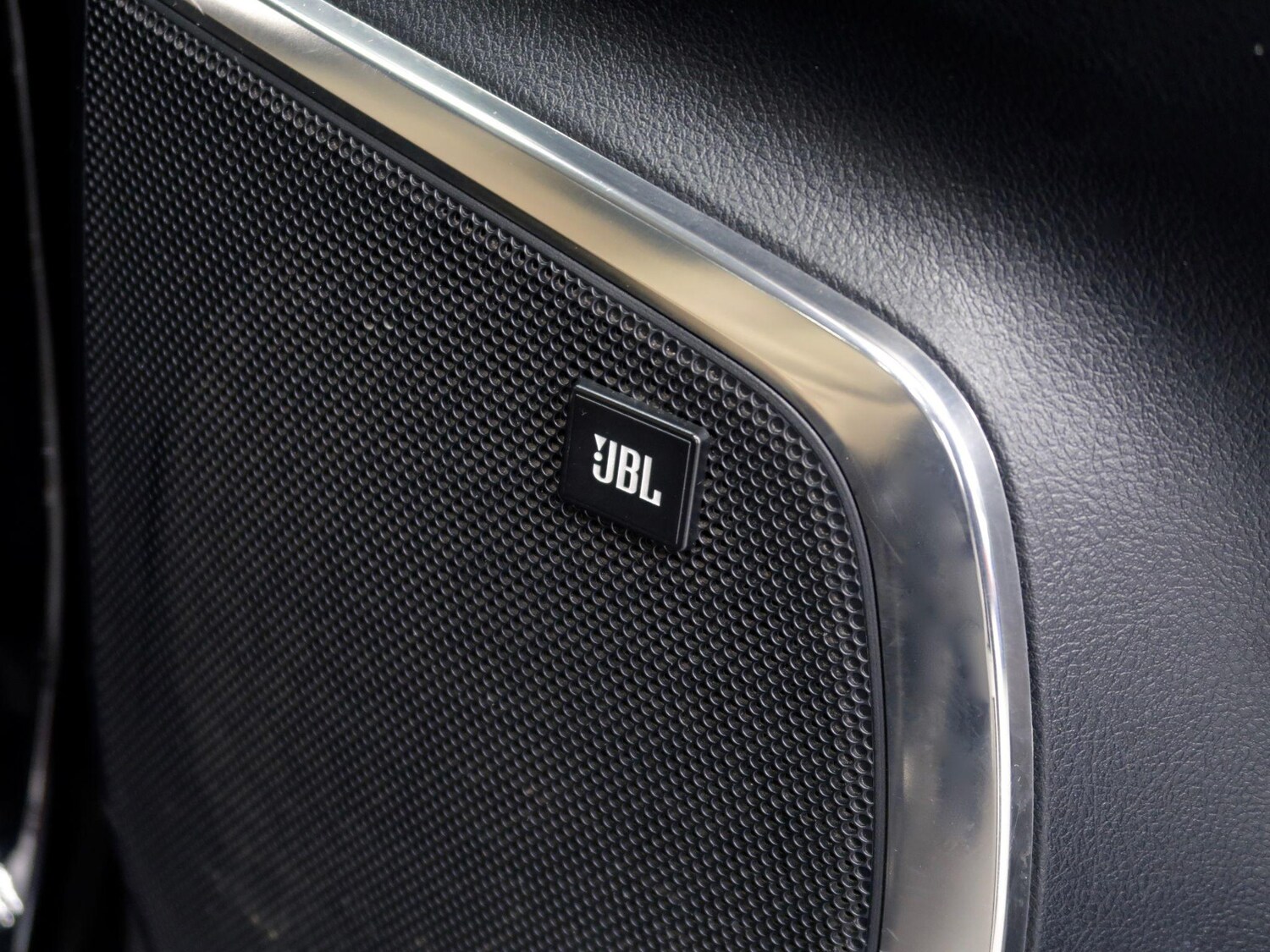 Used Toyota Alphard for sale - 77575137: Photo 17