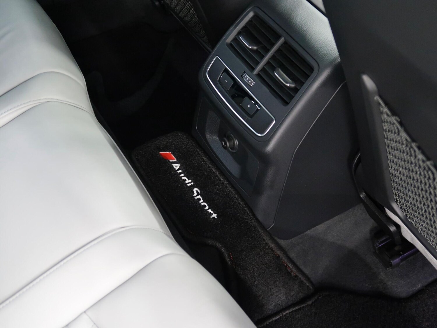 Used Audi RS4 Avant 2026 for sale - 77344094: Photo 74