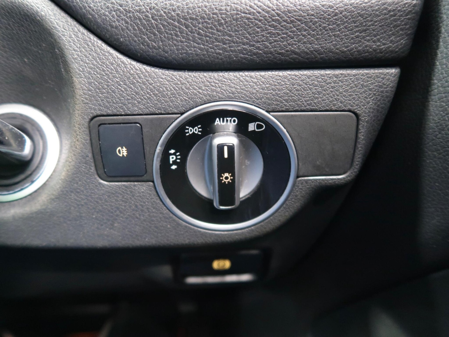 Used Mercedes-Benz CLA 2014 for sale - 76990908: Photo 26