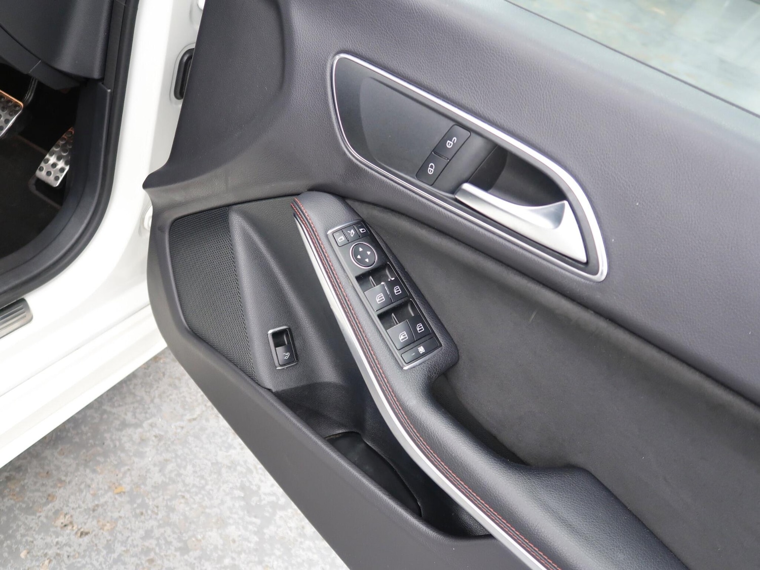 Used Mercedes-Benz CLA 2014 for sale - 76990908: Photo 30