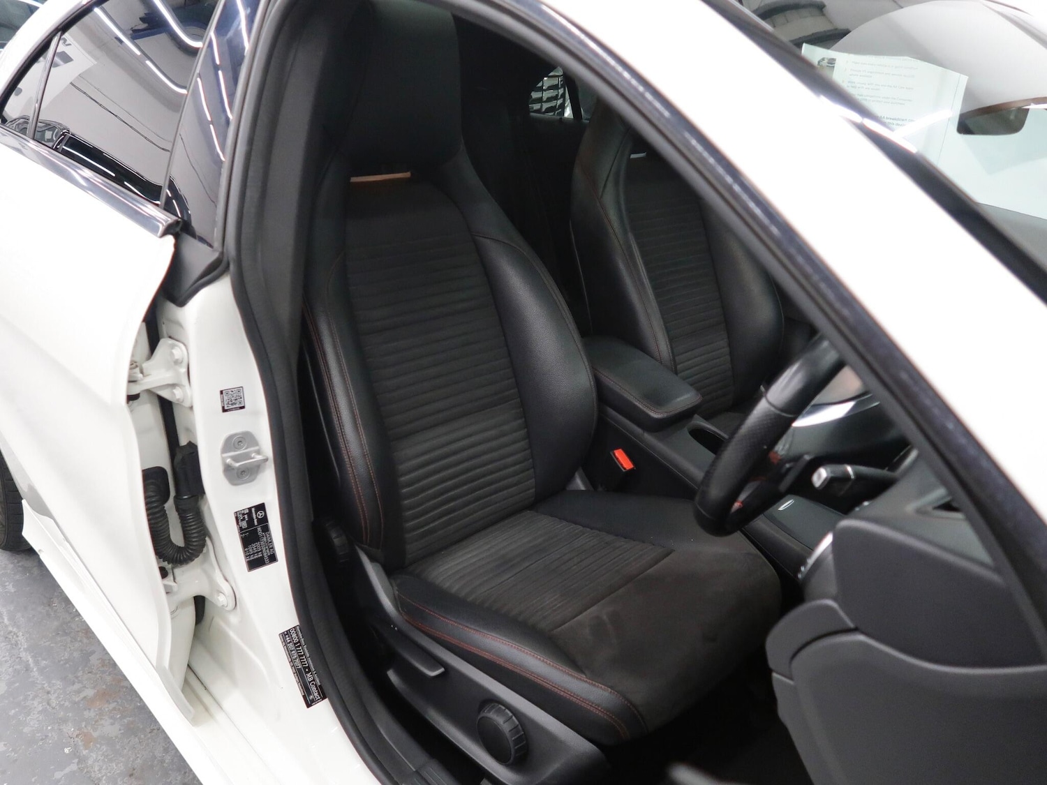 Used Mercedes-Benz CLA 2014 for sale - 76990908: Photo 35