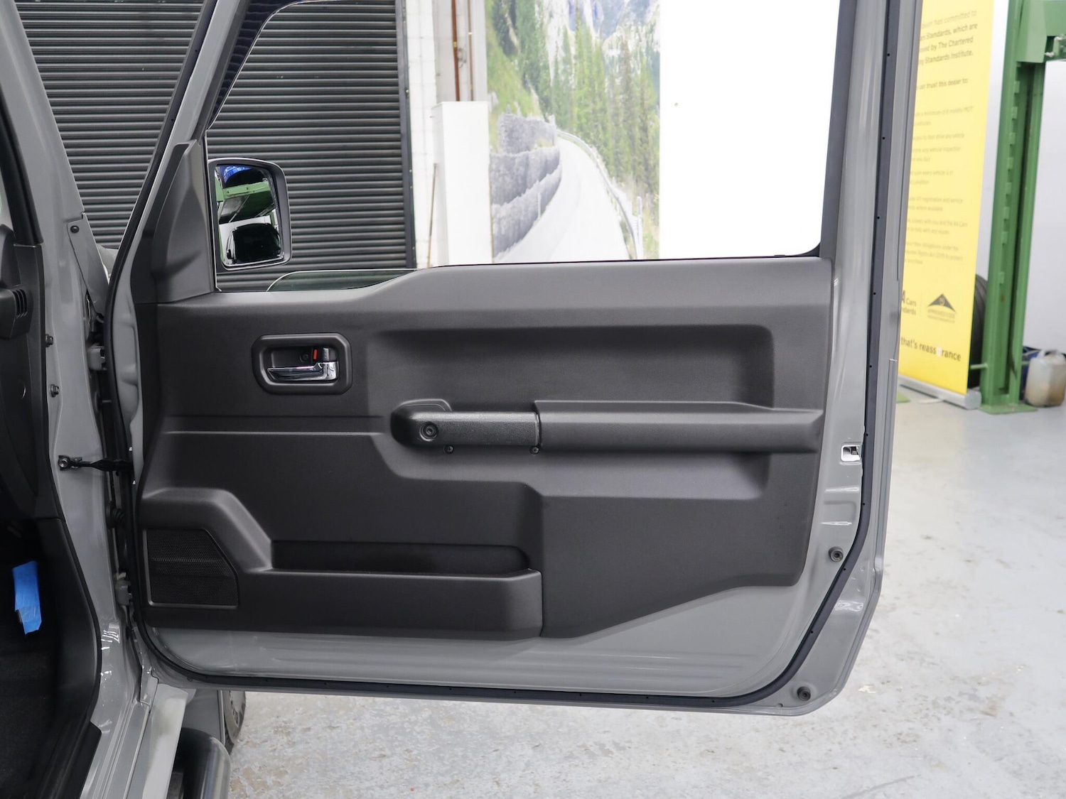 Used Suzuki Jimny for sale - 77120153: Photo 32