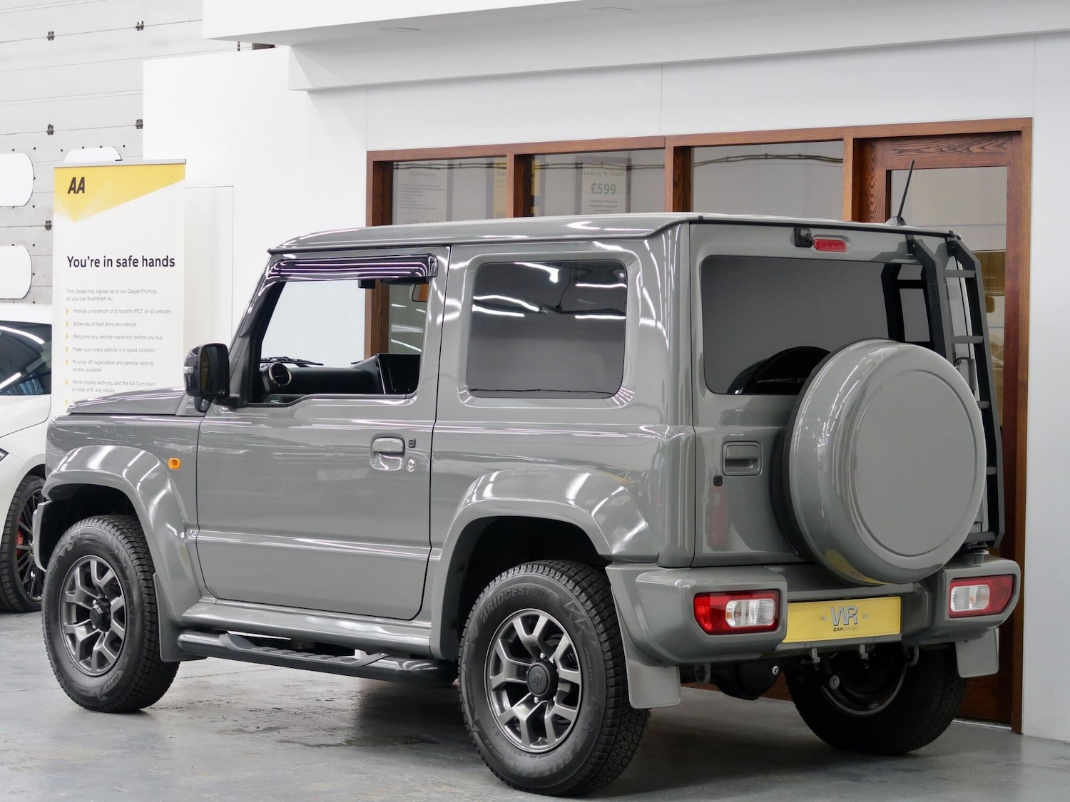 Used Suzuki Jimny for sale - 77120153: Photo 8