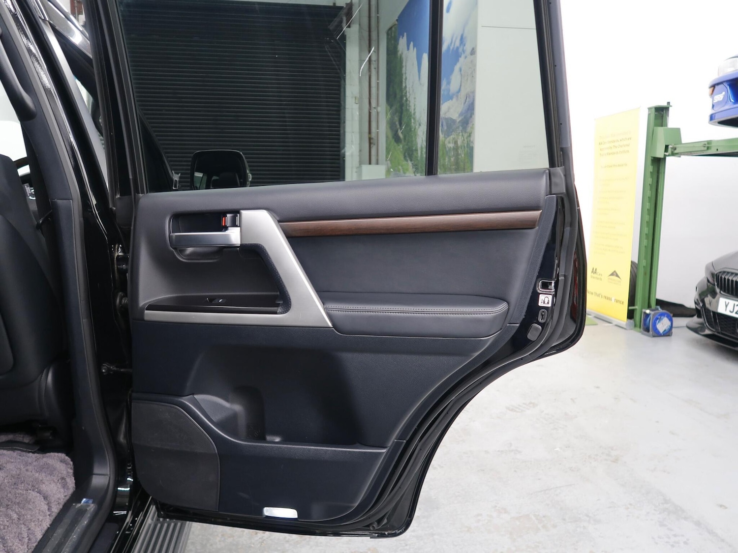 Used Toyota Land Cruiser 2020 for sale - 76752644: Photo 32