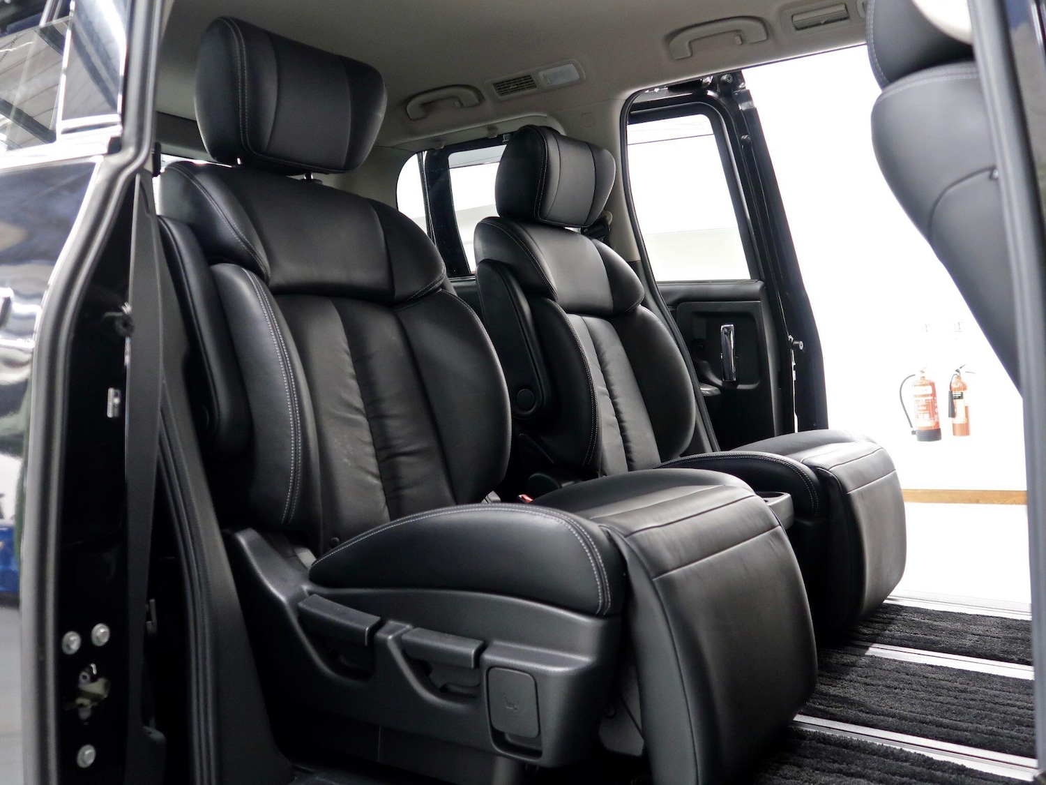 Used Nissan Elgrand 2019 for sale - 78072691: Photo 15