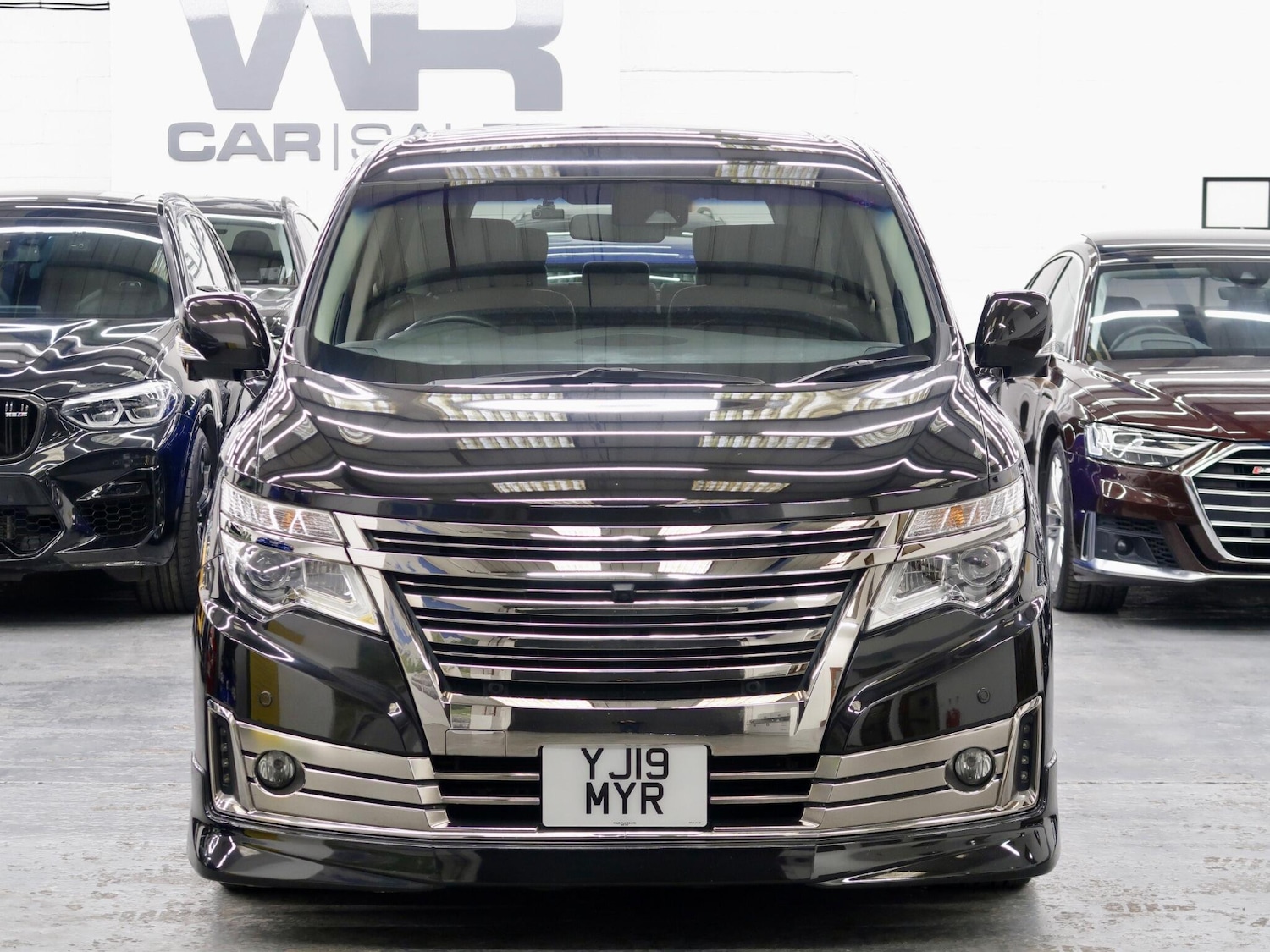 Used Nissan Elgrand 2019 for sale - 78072691: Photo 2
