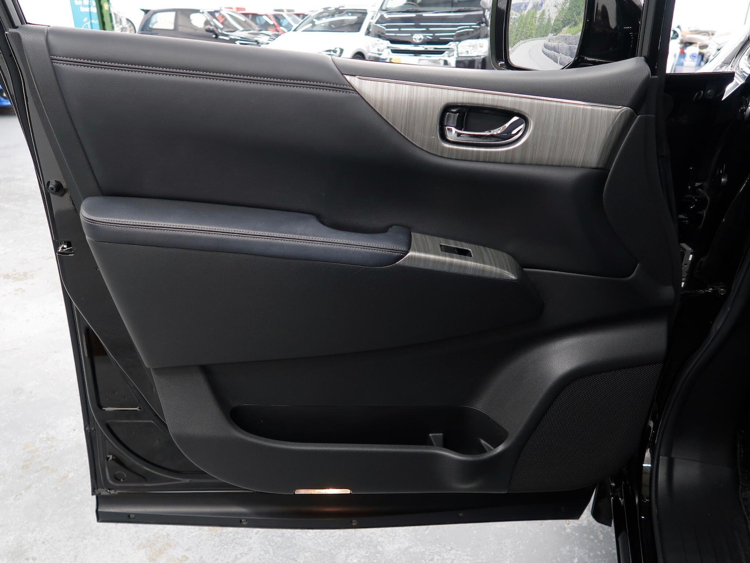 Used Nissan Elgrand 2019 for sale - 78072691: Photo 31