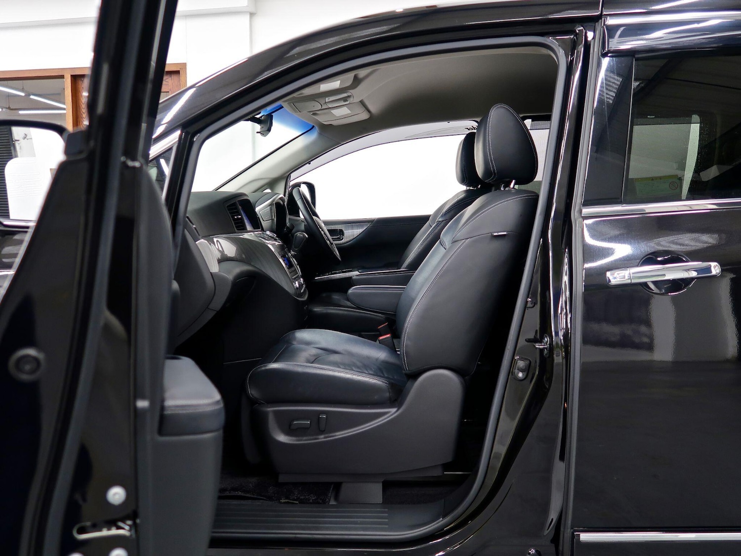 Used Nissan Elgrand 2019 for sale - 78072691: Photo 37