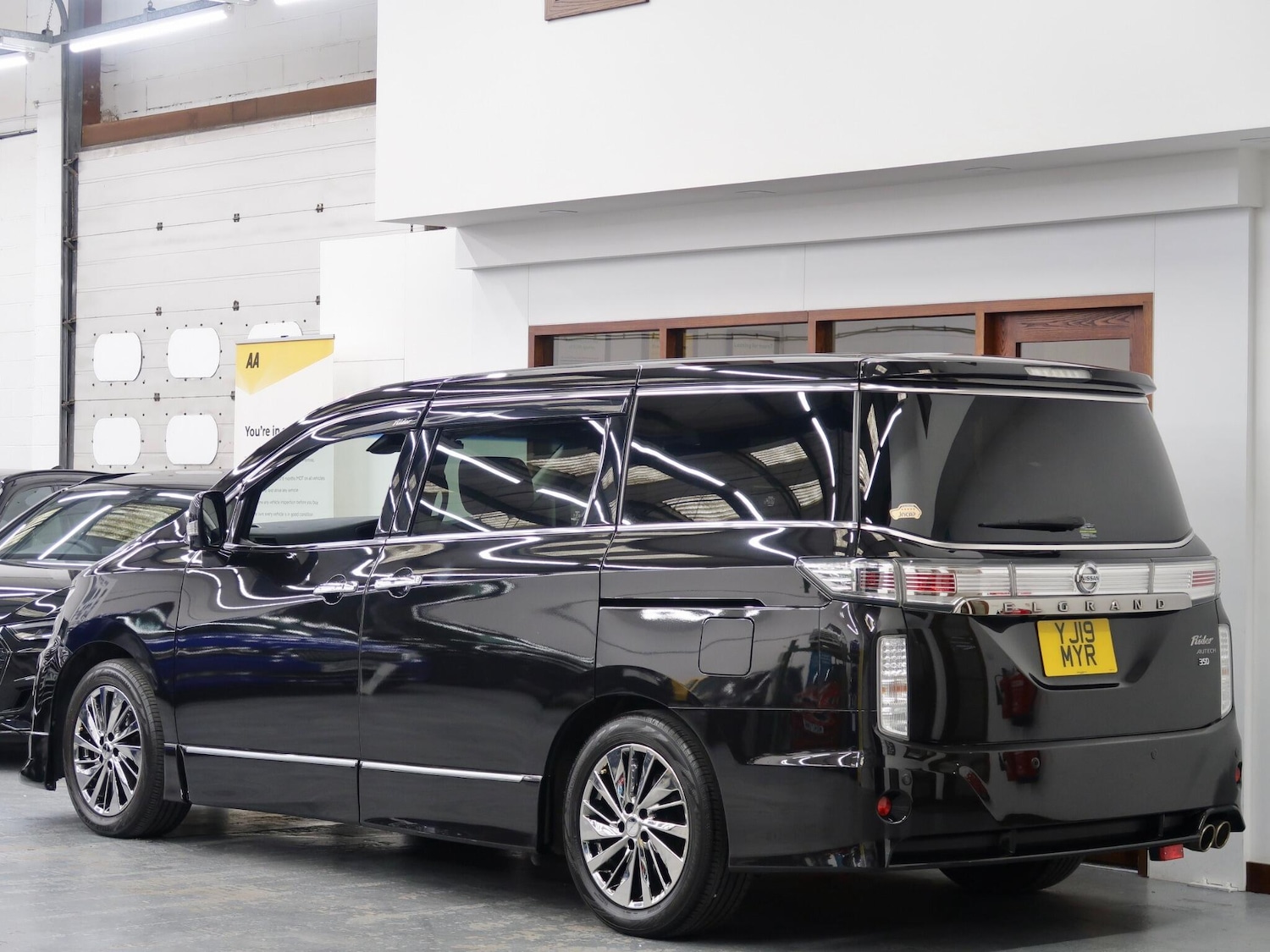 Used Nissan Elgrand 2019 for sale - 78072691: Photo 4