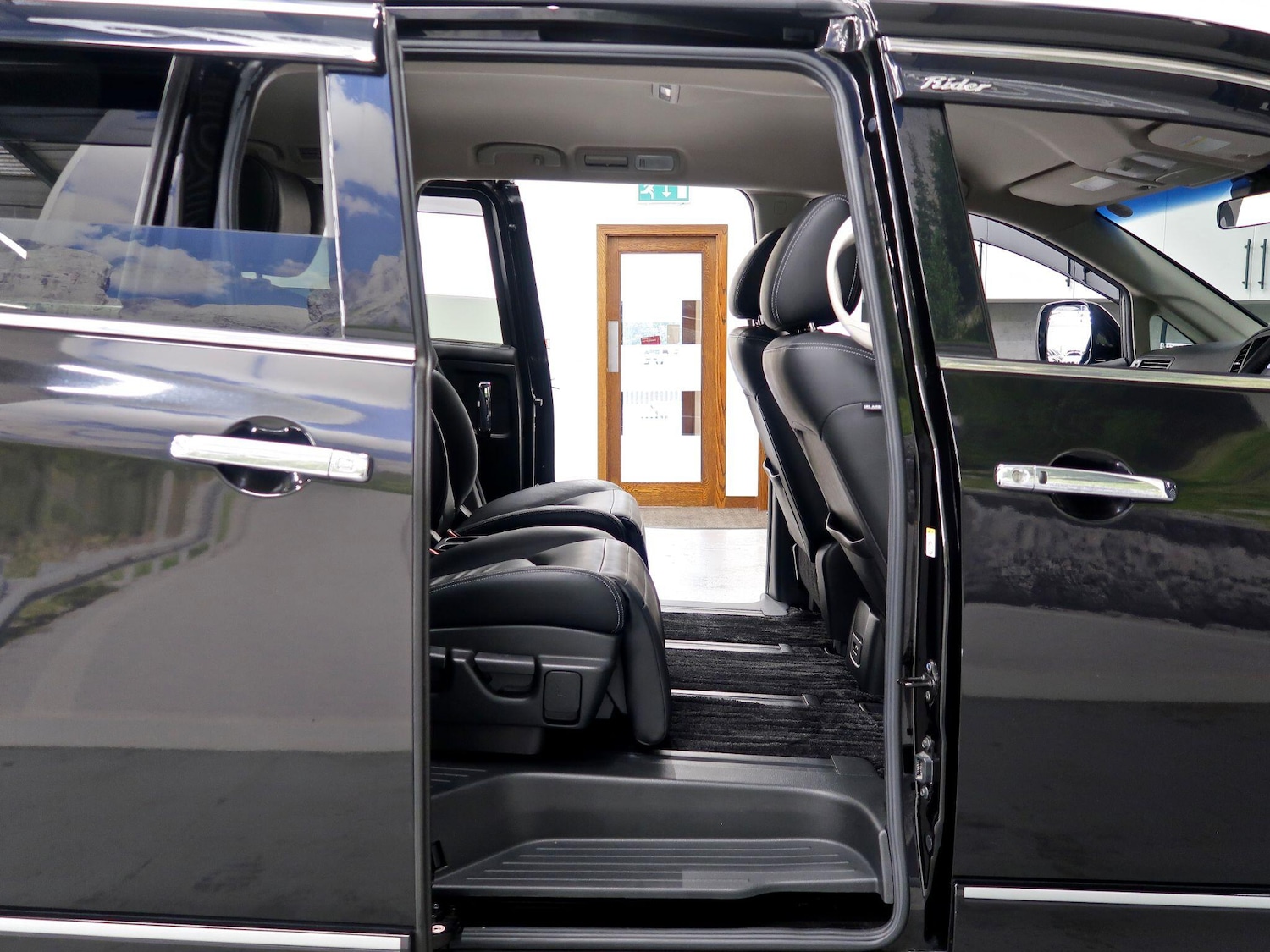 Used Nissan Elgrand 2019 for sale - 78072691: Photo 45