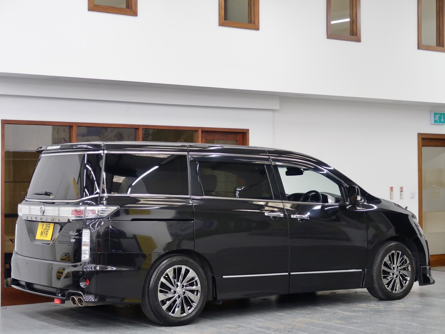 Used Nissan Elgrand 2019 for sale - 78072691: Photo 9