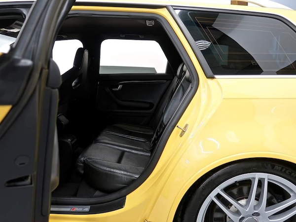 Used Audi RS4 Avant 2006 for sale - 72733932: Photo 37
