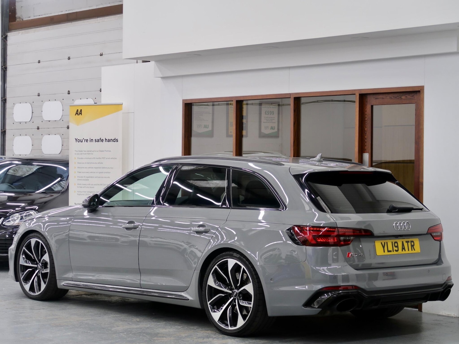 Used Audi RS4 Avant for sale - 78214223: Photo 4