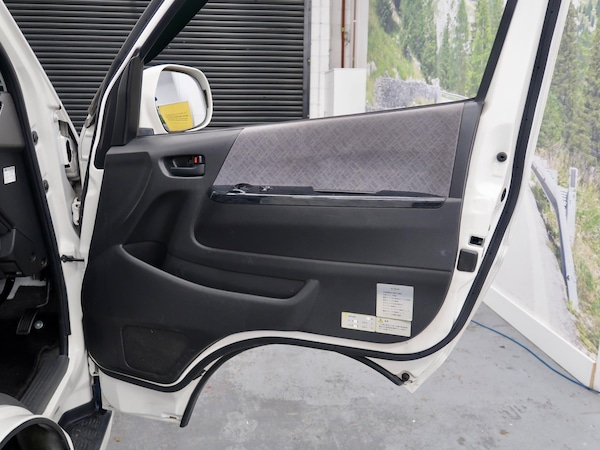 Used Toyota HiAce 2010 for sale - 74837512: Photo 14