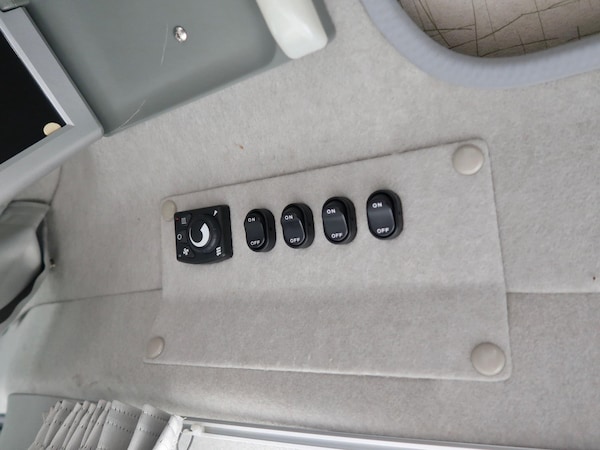 Used Toyota HiAce 2010 for sale - 74837512: Photo 23