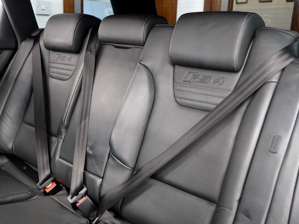 Used Audi RS4 Avant 2006 for sale - 72702302: Photo 31