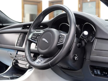 Used Jaguar XF 2016 for sale - 79426461: Photo