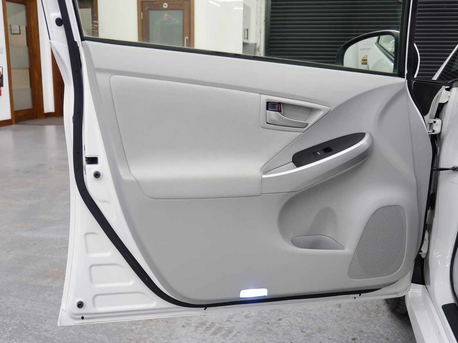 Used Toyota Prius 2025 for sale - 76823413: Photo 31