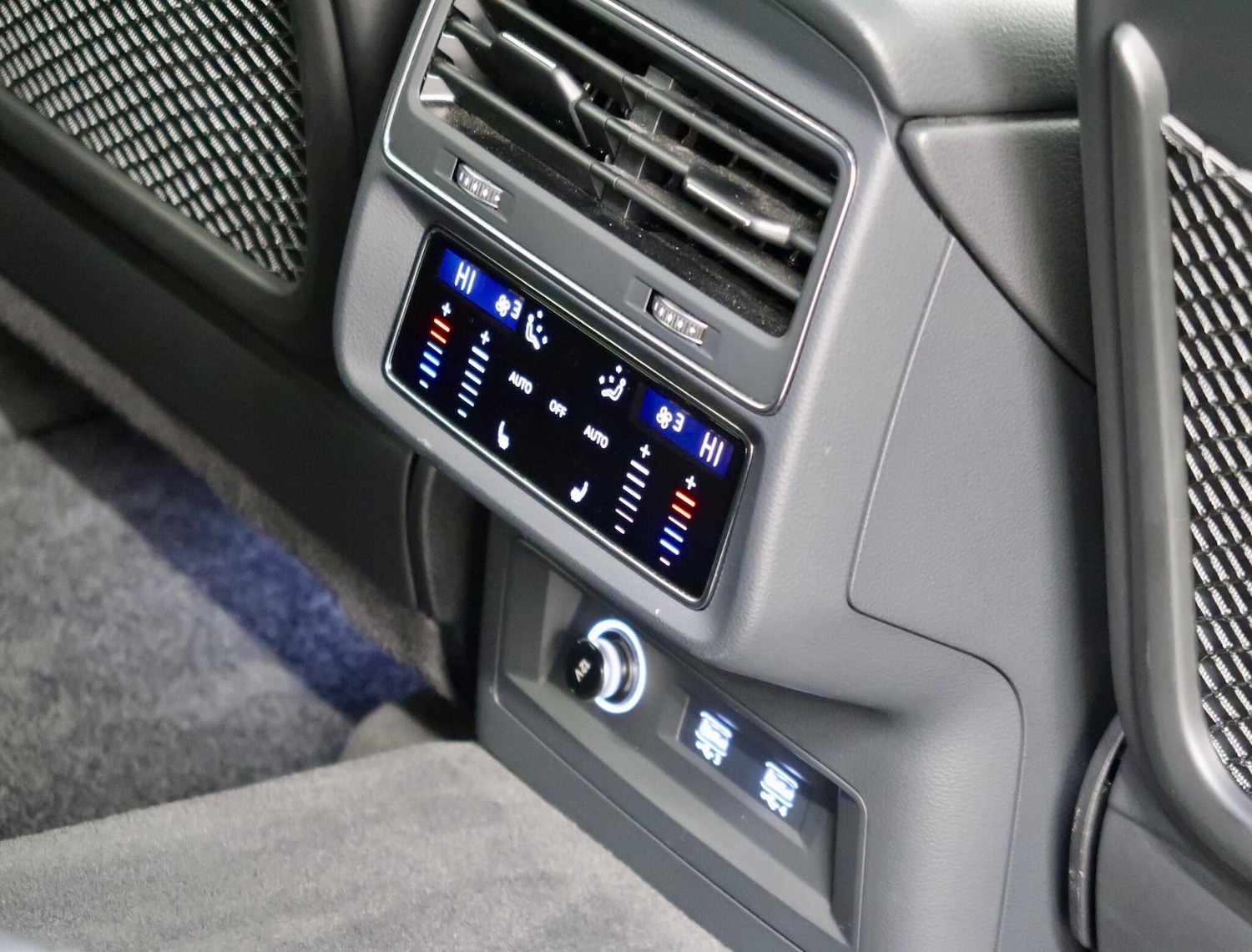 Used Audi Q8 2019 for sale - 76975610: Photo 32