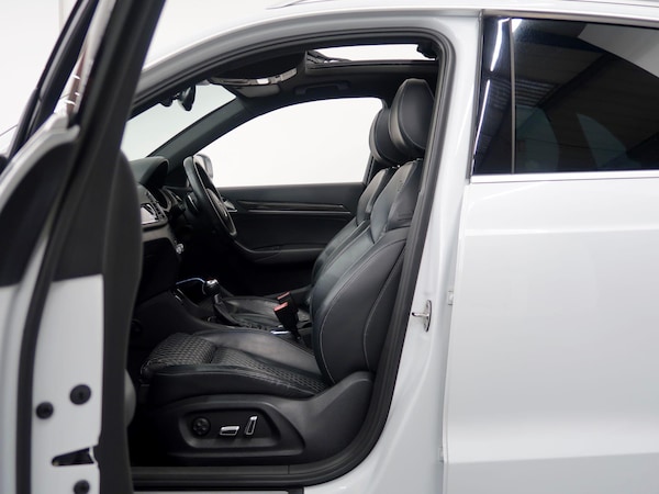 Used Audi RS Q3 2015 for sale - 73799449: Photo 39