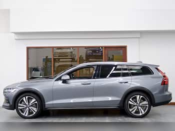 Used Volvo V60 Cross Country 2020 for sale - 79688423: Photo
