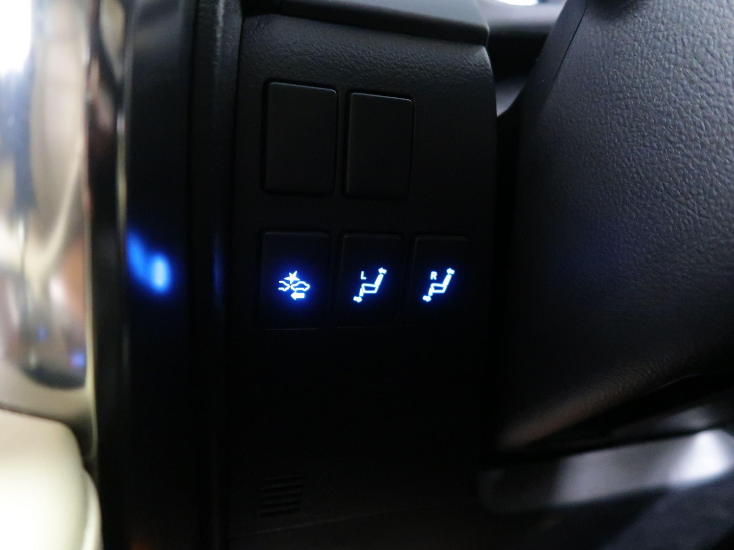 Used Toyota Alphard 2024 for sale - 77001659: Photo 14