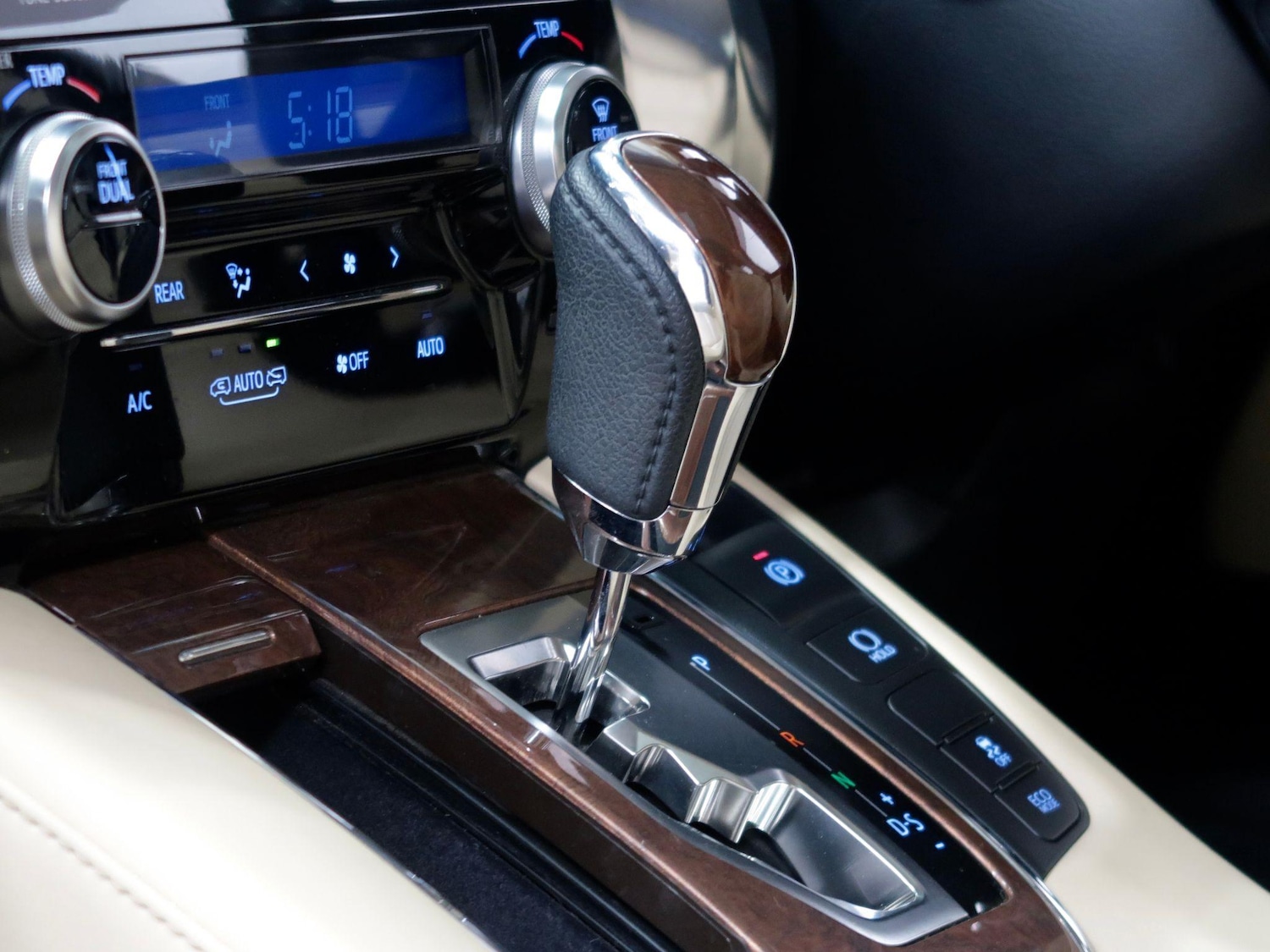 Used Toyota Alphard 2024 for sale - 77001659: Photo 23