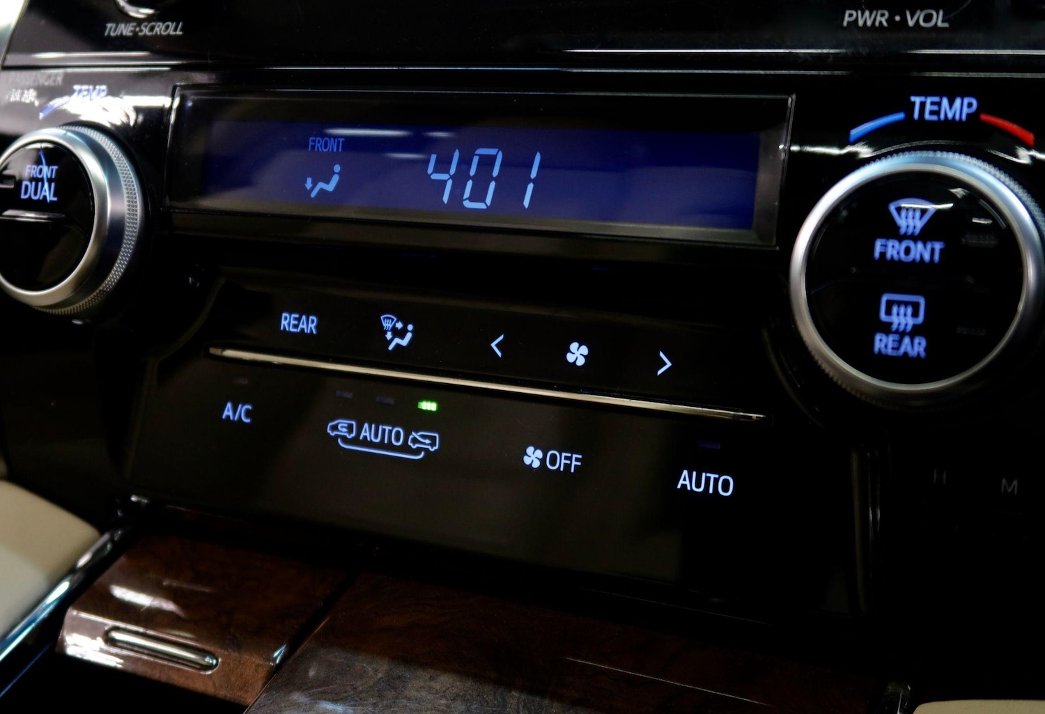 Used Toyota Alphard 2024 for sale - 77001659: Photo 24