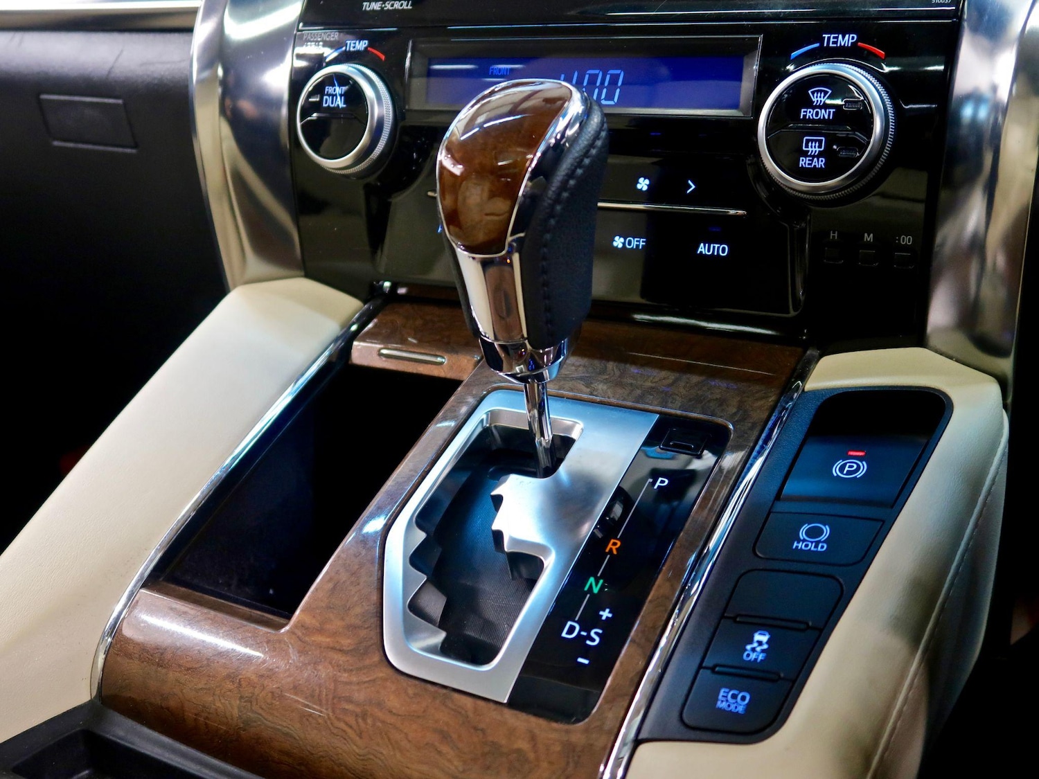 Used Toyota Alphard 2024 for sale - 77001659: Photo 25