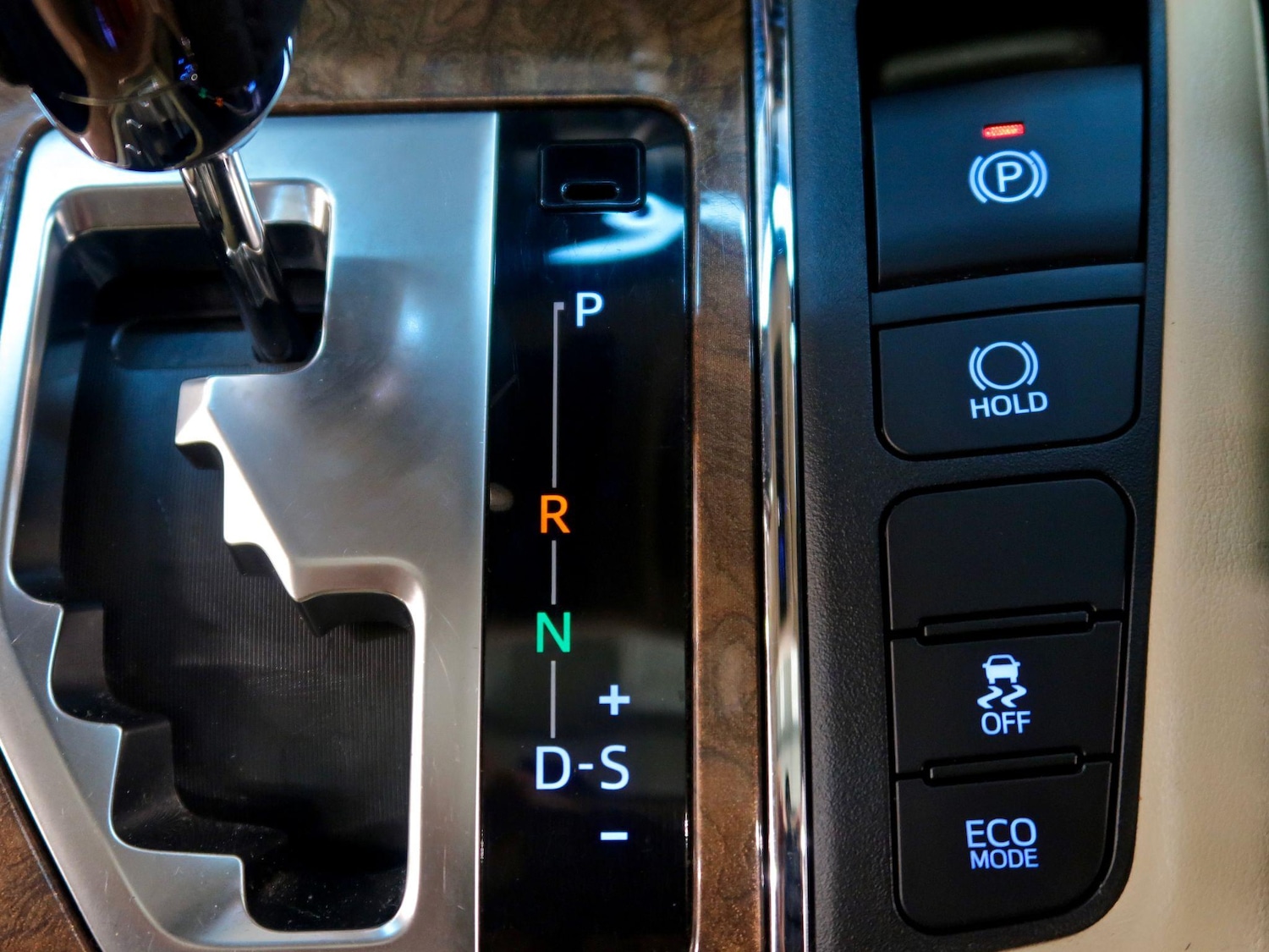 Used Toyota Alphard 2024 for sale - 77001659: Photo 26