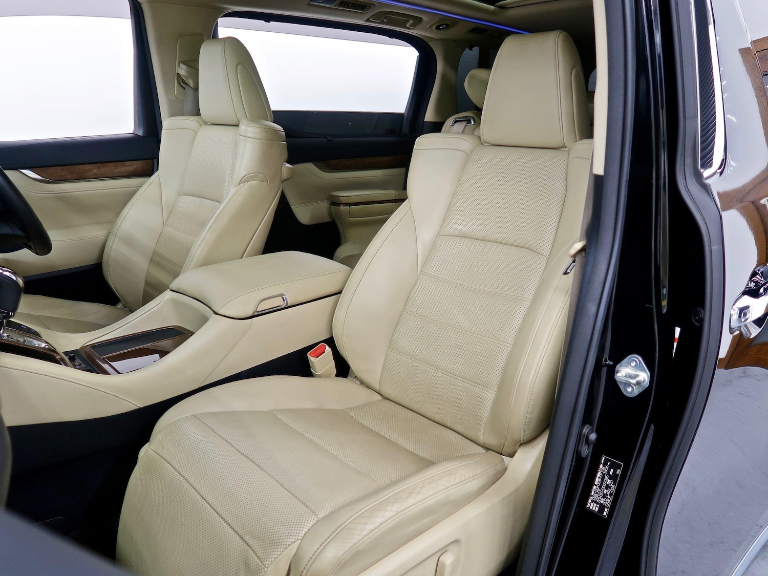 Used Toyota Alphard 2024 for sale - 77001659: Photo 28