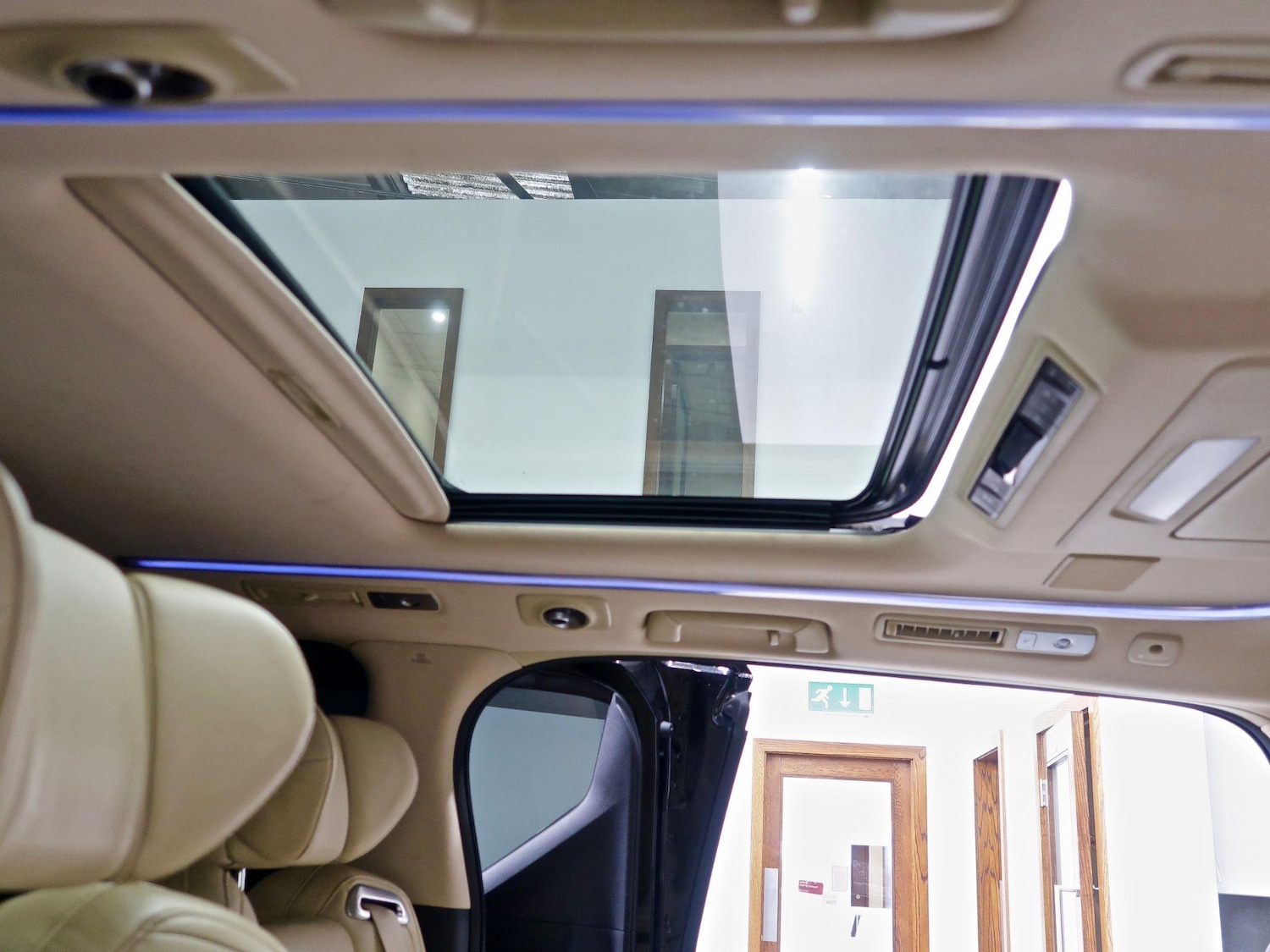 Used Toyota Alphard 2024 for sale - 77001659: Photo 44