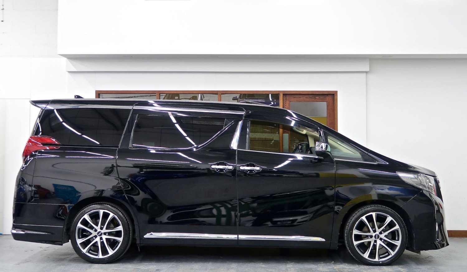 Used Toyota Alphard 2024 for sale - 77001659: Photo 7