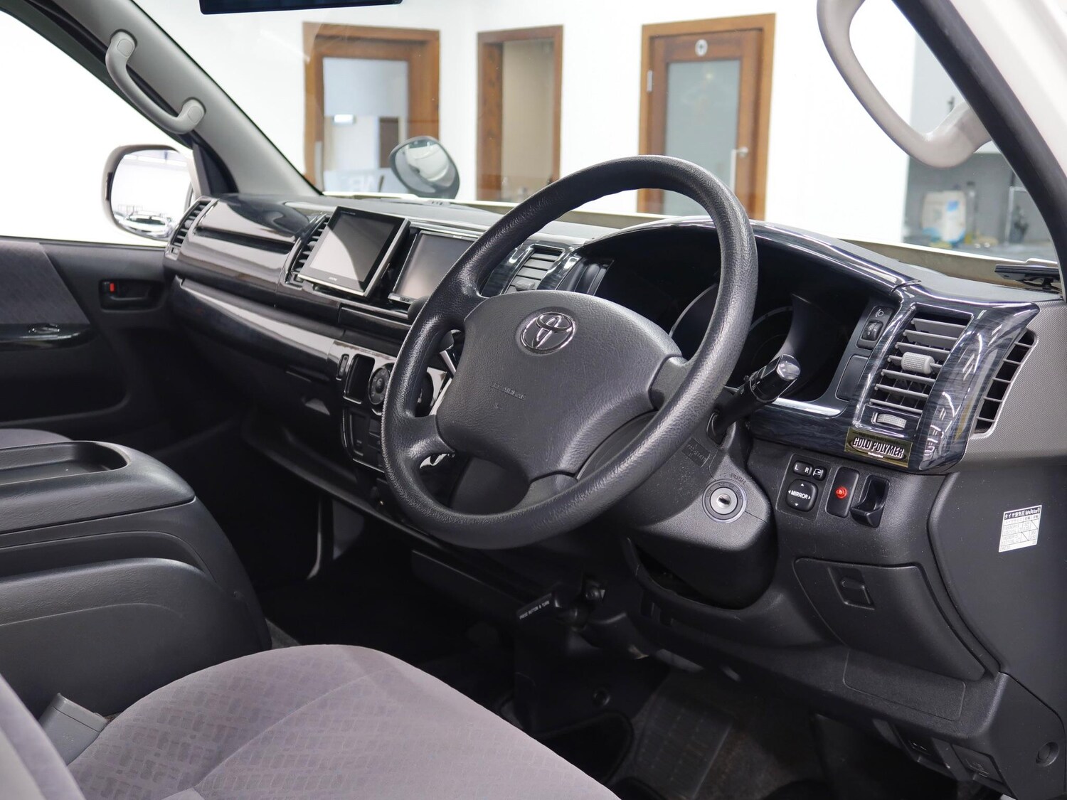 Used Toyota HiAce for sale - 77574836: Photo 15