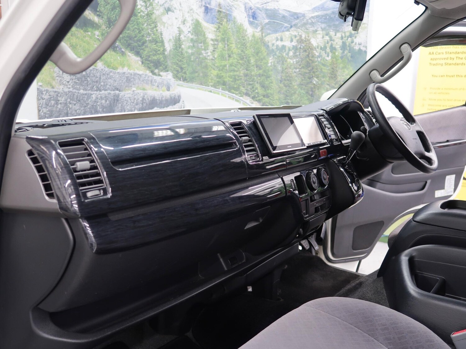 Used Toyota HiAce for sale - 77574836: Photo 17