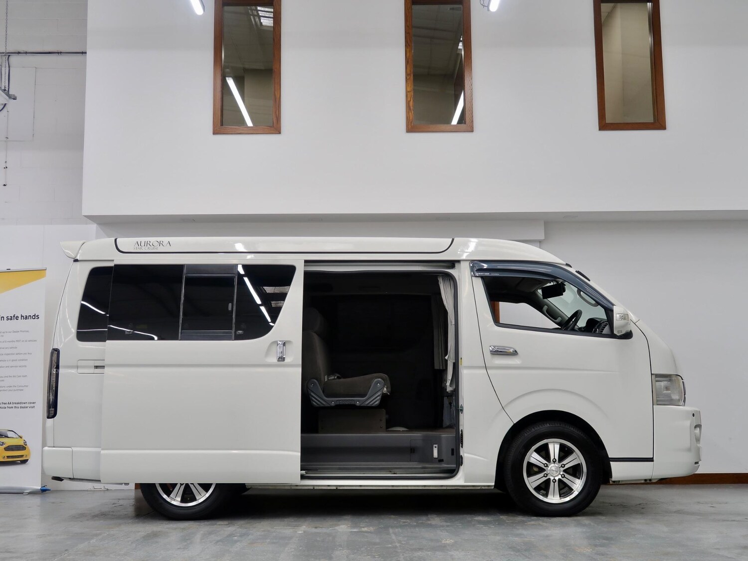 Used Toyota HiAce for sale - 77574836: Photo 9