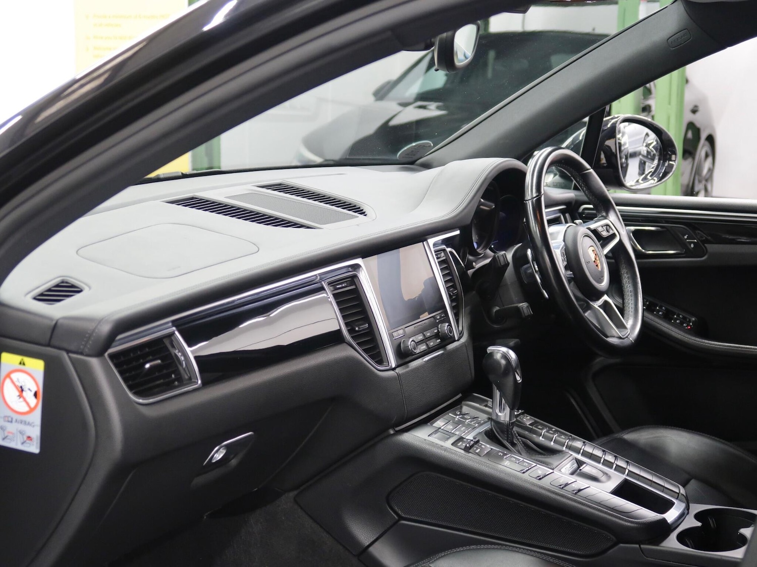 Used Porsche Macan for sale - 76512637: Photo 18