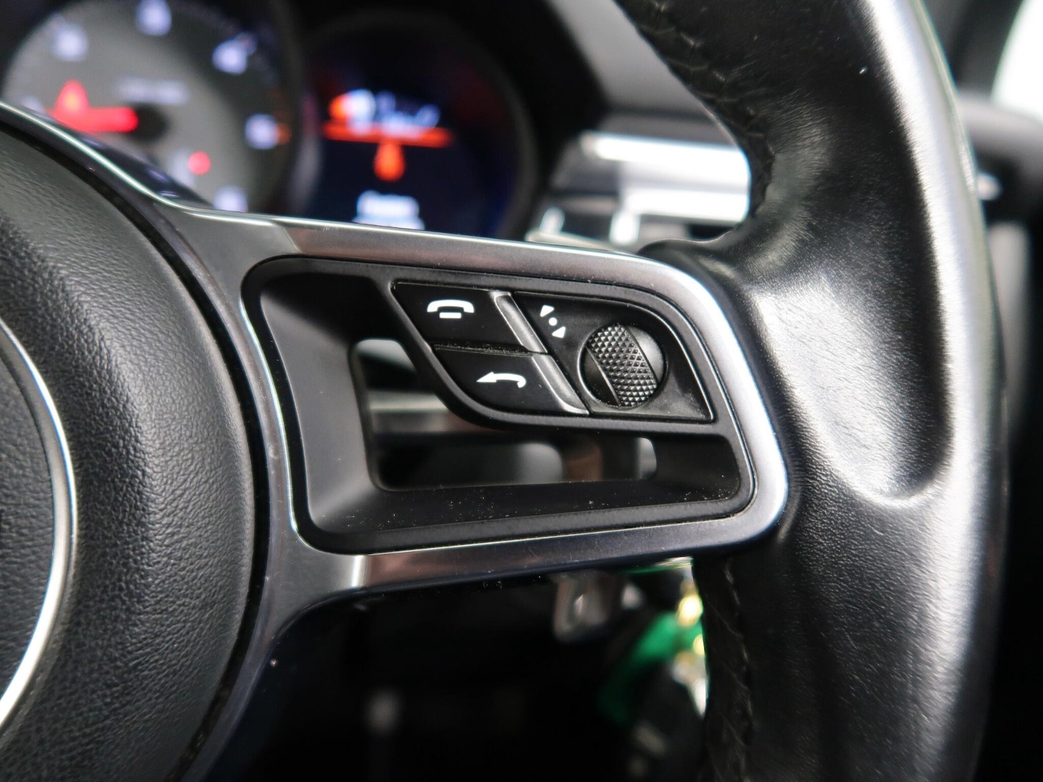 Used Porsche Macan for sale - 76512637: Photo 32