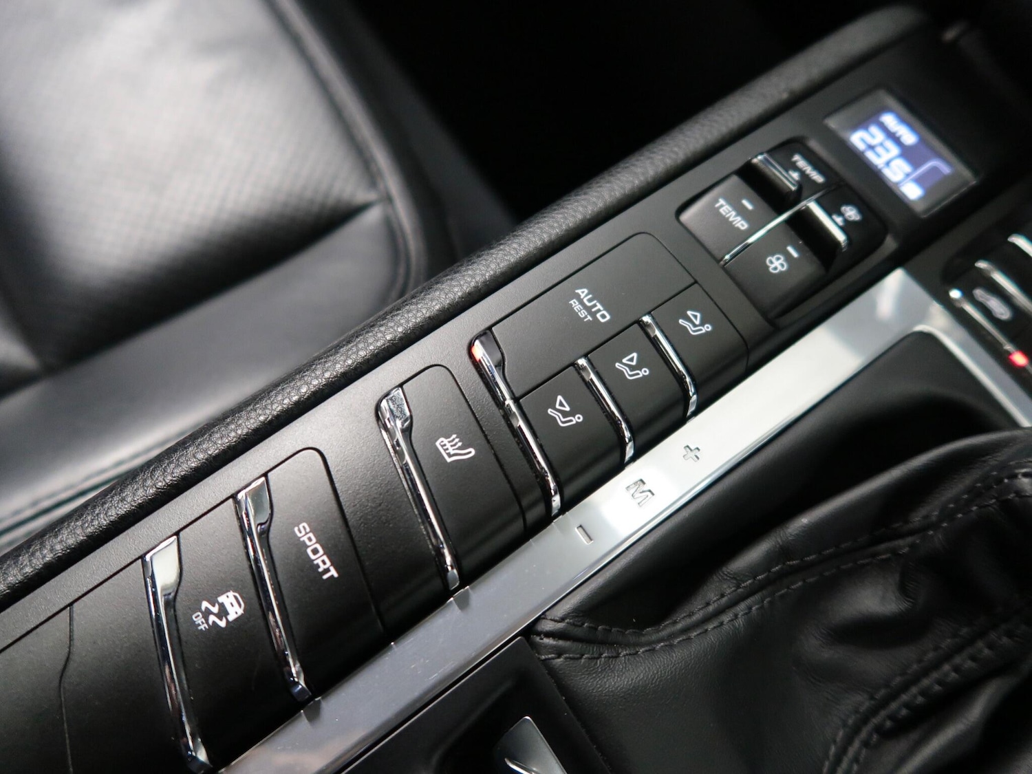 Used Porsche Macan for sale - 76512637: Photo 34