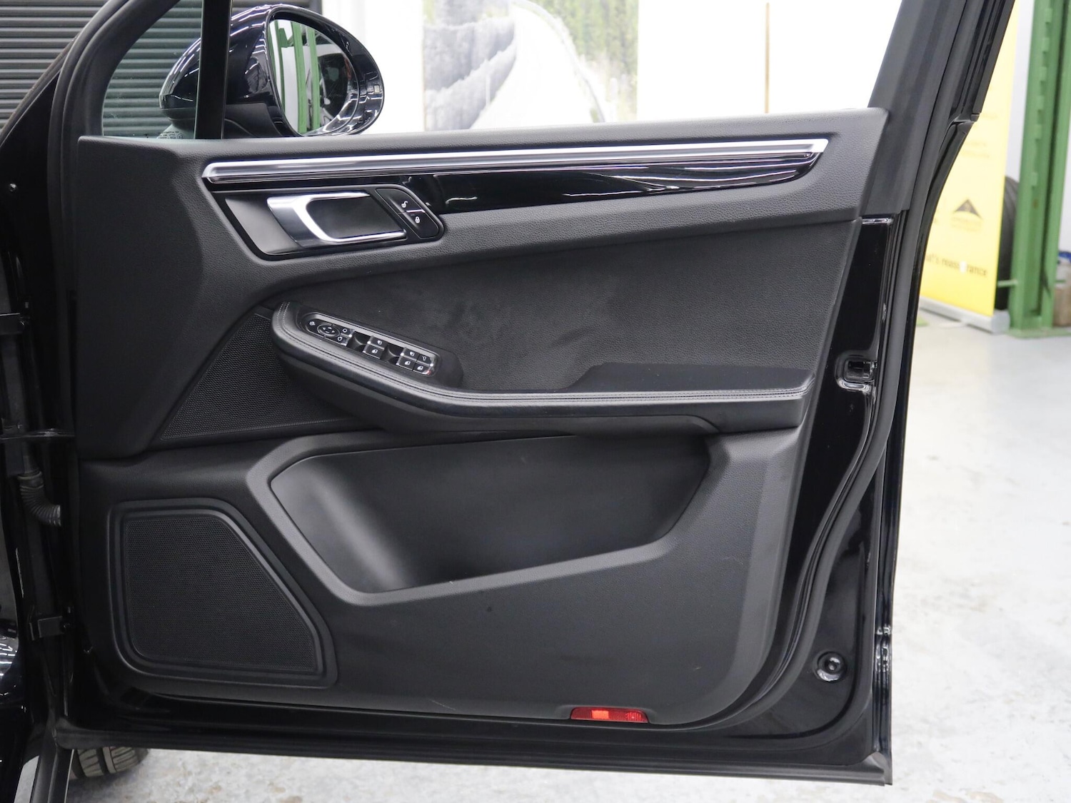 Used Porsche Macan for sale - 76512637: Photo 39