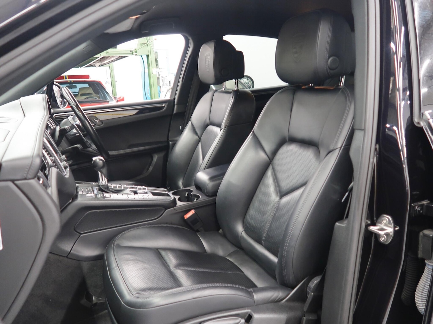 Used Porsche Macan for sale - 76512637: Photo 47